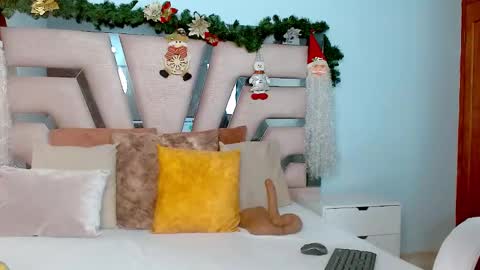 Cintia Hills online show from December 28, 2024, 3:58 am