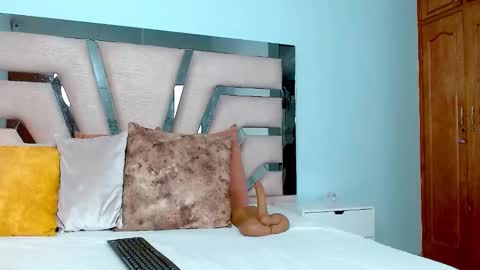 Cintia Hills online show from January 4, 2025, 3:40 am