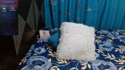 Snapshot of cintialorens1 chatting on January 24, 2025, 10:53 am joha natural hairy pussydont forget thumbs up online show from January 24, 2025, 10:53 am