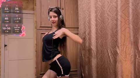 Lisa Salivan online show from November 12, 2025, 12:22 am