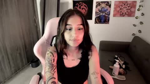 Snapshot of circe_l chatting on February 22, 2025, 11:03 pm Paulina online show from February 22, 2025, 11:03 pm