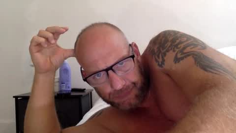 . online show from November 12, 2025, 10:41 pm