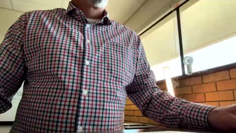 Cjd32 online show from September 29, 2025, 4:23 pm