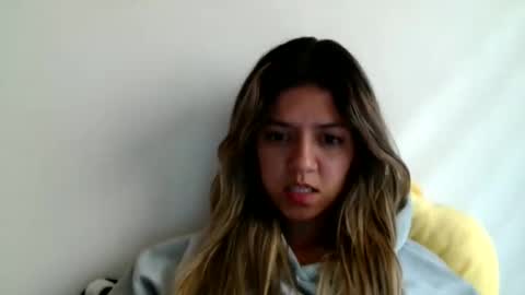 Snapshot of clair_of chatting on April 10, 2026, 8:35 pm clair_of online show from April 10, 2026, 8:35 pm