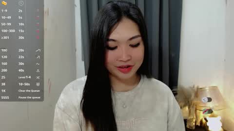 Snapshot of clairewntr_ chatting on October 30, 2025, 6:04 am CLAIRE online show from October 30, 2025, 6:04 am