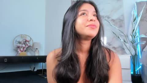 Clara4w online show from May 20, 2026, 12:11 pm