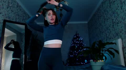 Snapshot of clara_bendover chatting on January 8, 2025, 7:13 pm Clara online show from January 8, 2025, 7:13 pm