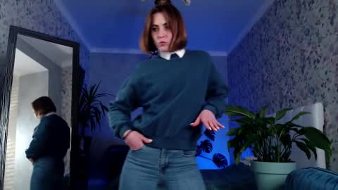 Snapshot of clara_bendover chatting on March 10, 2025, 6:12 pm Clara online show from March 10, 2025, 6:12 pm