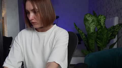 Clara online show from November 29, 2025, 7:06 pm