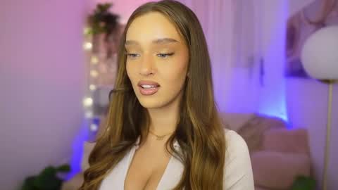 Clara smile online show from February 1, 2026, 7:12 pm