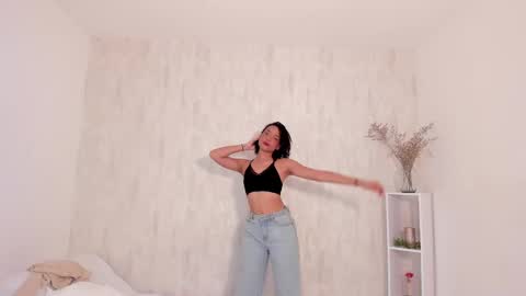 Clara  online show from January 9, 2025, 6:06 am