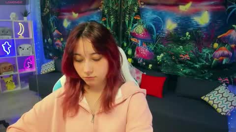 Snapshot of clarabenson chatting on November 24, 2025, 7:35 pm clarabenson online show from November 24, 2025, 7:35 pm