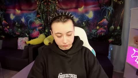 Snapshot of clarabenson chatting on April 10, 2026, 8:57 pm clarabenson online show from April 10, 2026, 8:57 pm