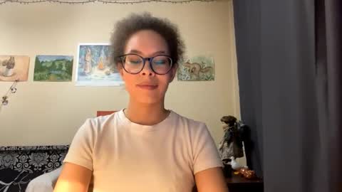 Selena online show from March 4, 2026, 1:17 pm