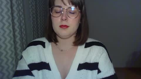 Clara online show from April 17, 2026, 7:28 pm