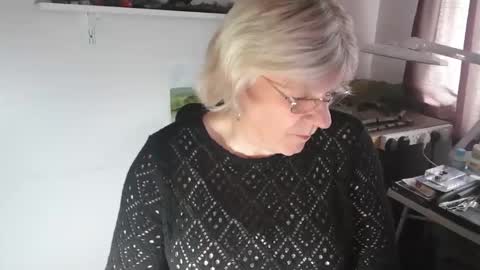 clare nylons online show from September 27, 2025, 1:05 pm