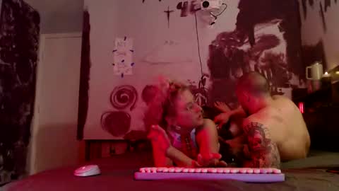 TrueRomanceSluts online show from March 20, 2026, 3:33 am