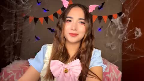 Snapshot of claribelatienza chatting on October 31, 2025, 11:22 am Yuna online show from October 31, 2025, 11:22 am