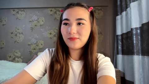 Snapshot of claribelatienza chatting on November 2, 2025, 11:23 am Yuna online show from November 2, 2025, 11:23 am