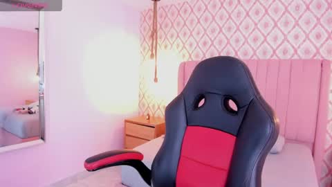 Snapshot of clarise_hall chatting on May 9, 2026, 6:46 pm C L A R I S E online show from May 9, 2026, 6:46 pm