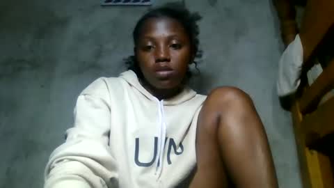 clarisse98 online show from April 19, 2026, 9:39 pm