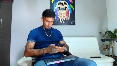 Juanpaindependent model online show from December 14, 2024, 8:08 pm