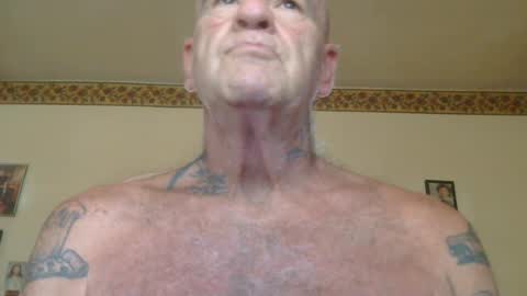 Snapshot of classic_rock_and_oldies chatting on June 25, 2026, 11:20 pm Pizza online show from June 25, 2026, 11:20 pm