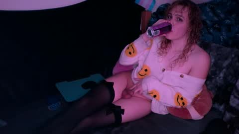 Snapshot of clemie32677 chatting on November 25, 2025, 10:43 pm clemie32677 online show from November 25, 2025, 10:43 pm