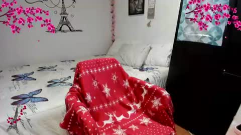 Snapshot of cleo_christmas chatting on July 13, 2026, 6:11 pm cleo_christmas online show from July 13, 2026, 6:11 pm