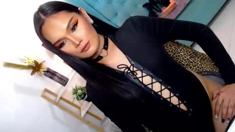 Cleo online show from November 26, 2025, 12:44 am