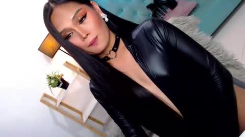 Cleo online show from February 15, 2026, 2:52 am