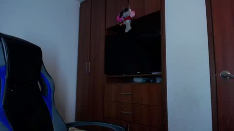  Nicol  online show from January 26, 2025, 3:27 am