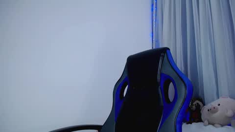  Nicol  online show from October 21, 2025, 2:45 am