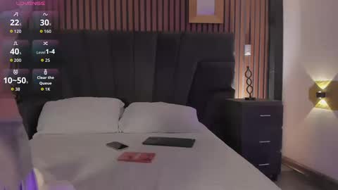 cleowhite_ online show from September 25, 2025, 5:11 am