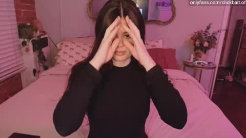 Snapshot of clickbait_ chatting on February 2, 2026, 4:11 am clickbait_ online show from February 2, 2026, 4:11 am