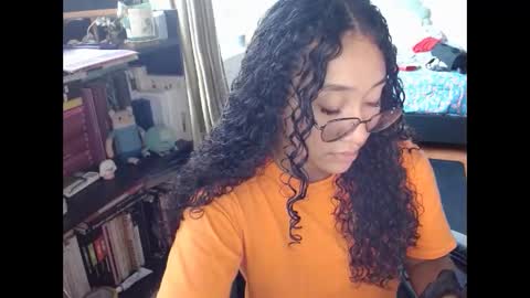 Snapshot of clitia_xx chatting on March 31, 2026, 9:59 pm Clitia online show from March 31, 2026, 9:59 pm