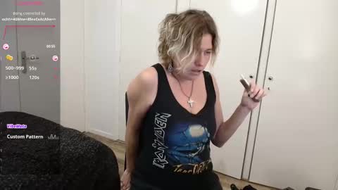 Syl  online show from December 3, 2025, 3:32 pm