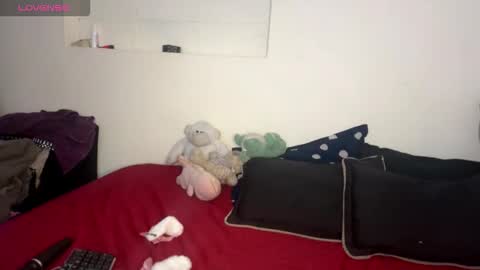  CLOE  online show from October 20, 2025, 9:26 pm