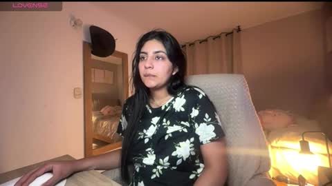 cloe small online show from September 10, 2025, 7:41 am