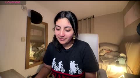 cloe small online show from September 11, 2025, 4:01 am