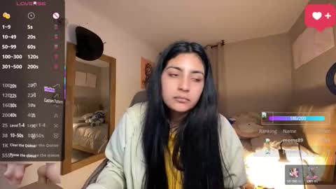 cloe small online show from September 12, 2025, 2:55 am