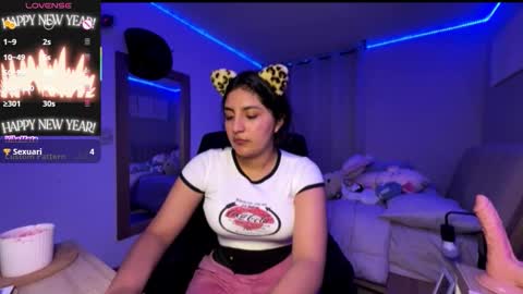 cloe small online show from October 24, 2025, 2:30 am