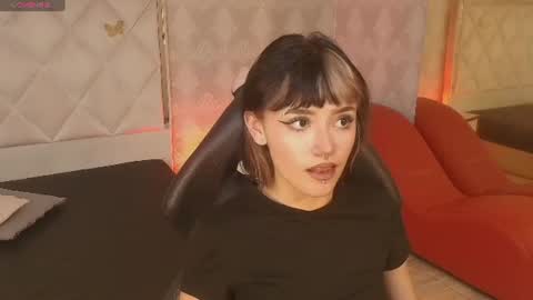 cloee_tay1 online show from July 6, 2026, 11:29 am