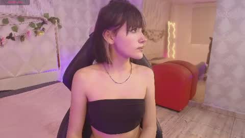cloee_tay1 online show from July 28, 2026, 11:39 am