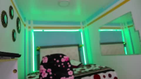 CloeHuffman online show from May 17, 2026, 9:00 pm