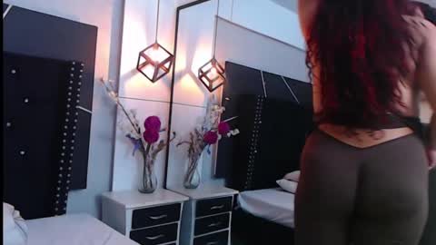 Snapshot of cloestron chatting on October 14, 2025, 12:50 pm Cloe Stron online show from October 14, 2025, 12:50 pm