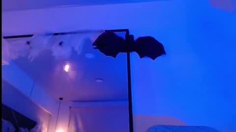 Snapshot of cloestron chatting on October 18, 2025, 3:24 pm Cloe Stron online show from October 18, 2025, 3:24 pm