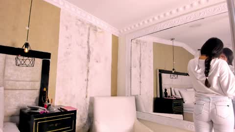 Clohe the wonder online show from April 5, 2026, 7:00 pm