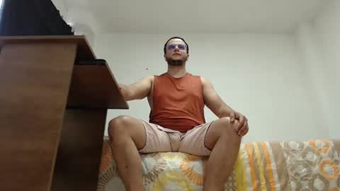 Snapshot of cloudsfunxxx chatting on May 4, 2026, 5:42 pm cloudsfunxxx online show from May 4, 2026, 5:42 pm