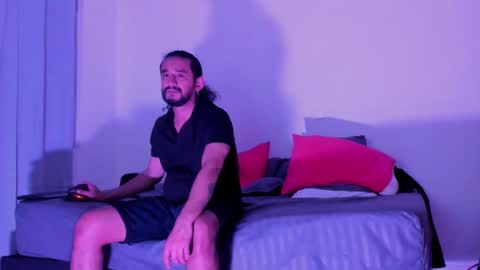 Snapshot of cloudy_pigdude chatting on January 7, 2025, 3:14 am CRISTIAN online show from January 7, 2025, 3:14 am